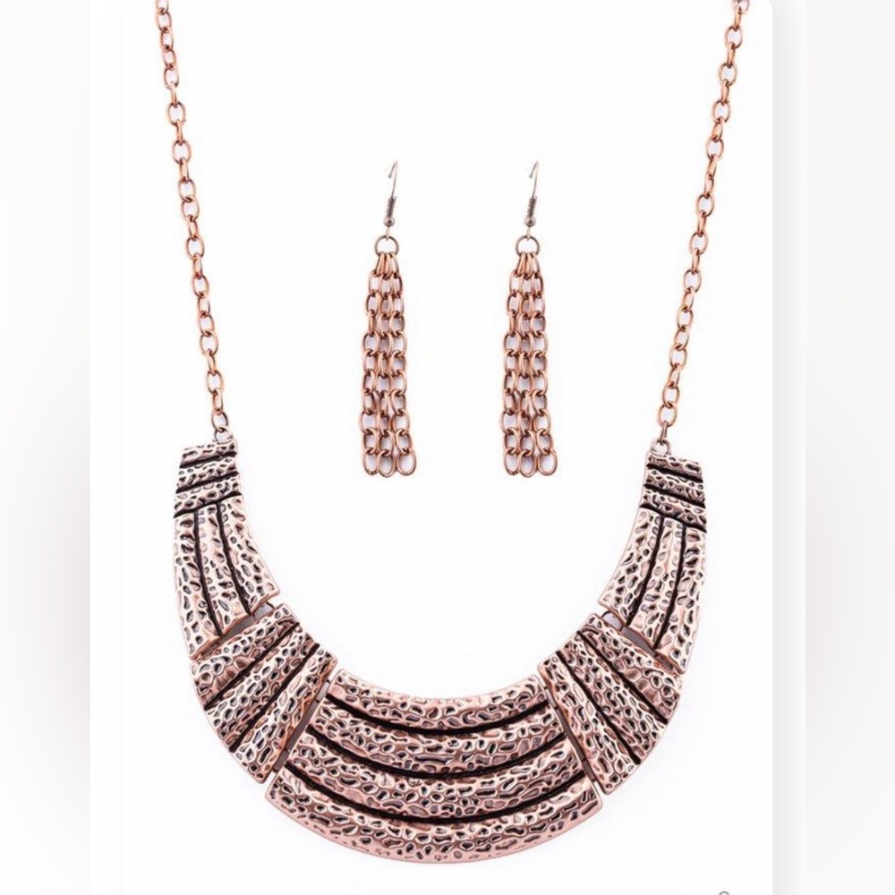 Paparazzi Copper tone necklace & Earring set 🌿🆕🌿 Retired Piece